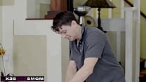 Утренний отсос мамки - порно видео